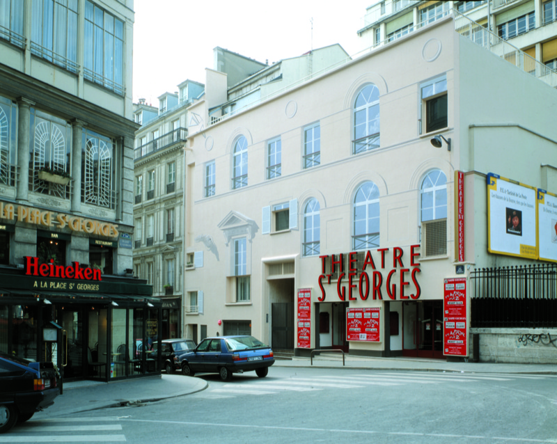 Théâtre St Georges Trompe-l’oeil d’architecture. Anamorphose complète de la façade du Théâtre Saint Georges, Paris, 9 ème arrdt