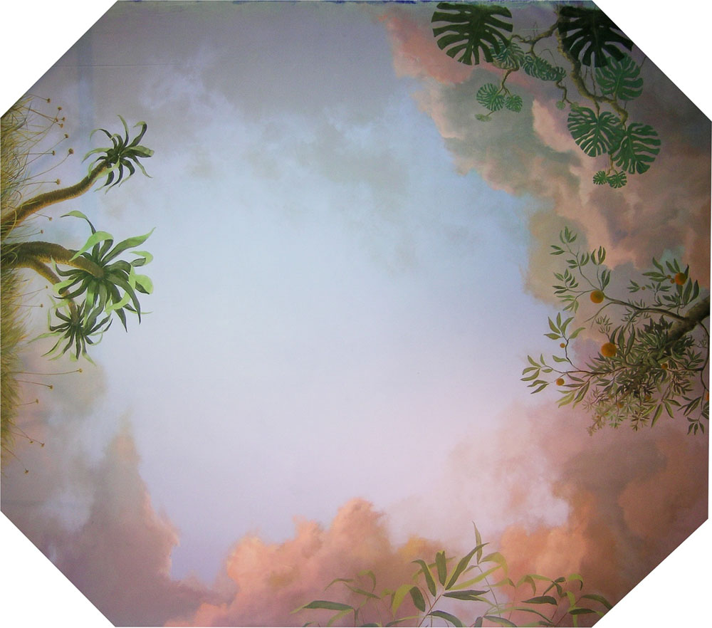 Plafond octogonal peint en trompe-l'œil, ciel et feuillages en vue plongeante.